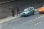 (Özel) İstanbul’da barışma teklifi kavgası kamerada: Dövdüğü kadın aracı taşladı