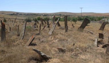 Ankara’da Selçuklu mezar taşlarını andıran şahideler merak uyandırıyor