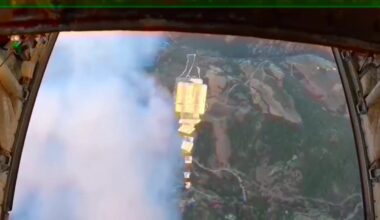 Askeri uçaklardan 16 tonluk yangın söndürme bombası atılıyor