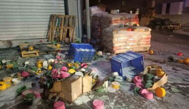 İstanbul’da plastik üretim tesisi alev alev yandı