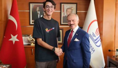 Dünya şampiyonu Mete Gazoz’dan Bayrampaşa Belediye Başkanı Aydıner’e ziyaret