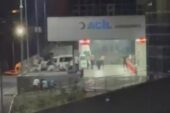 İzmir’de hastane önünde silahlı çatışmayla ilgili 2 gözaltı