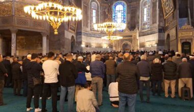 Ayasofya Camii’nde Filistin’de öldürülenler için gıyabi cenaze namazı kılındı