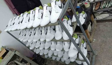 Başakşehir’de taklit ayakkabı üretimi yapan iş yerine operasyon: 96 bin adet ayakkabı ele geçirildi
