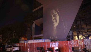 Dostluk ve kardeşlik mesajını insan yüzleri ile veren proje İçerenköy’de sergileniyor