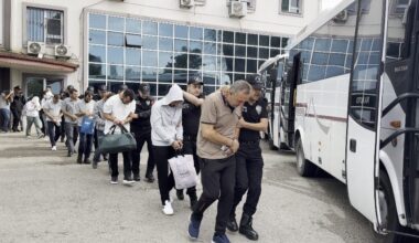 “Forex yatırımı” vaadiyle dolandırıcılık yapan şebekeye yönelik soruşturma: 14 kişi tutuklandı