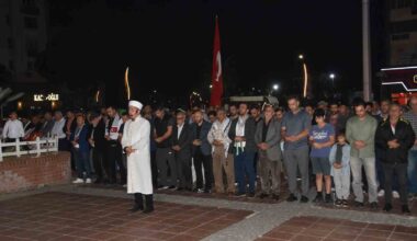 İzmir’de “Soykırıma Hayır, Filistin’e Destek, Siyonizme Lanet” mitingi