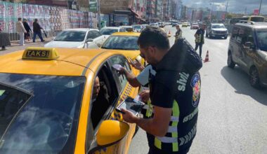 Kadıköy’de emniyet kemeri takmayan taksi şoförlerine ceza kesildi