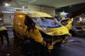 Merter’de kontrolden çıkan araç takla atıp bariyerlere çarptı: 1 ölü, 4 yaralı