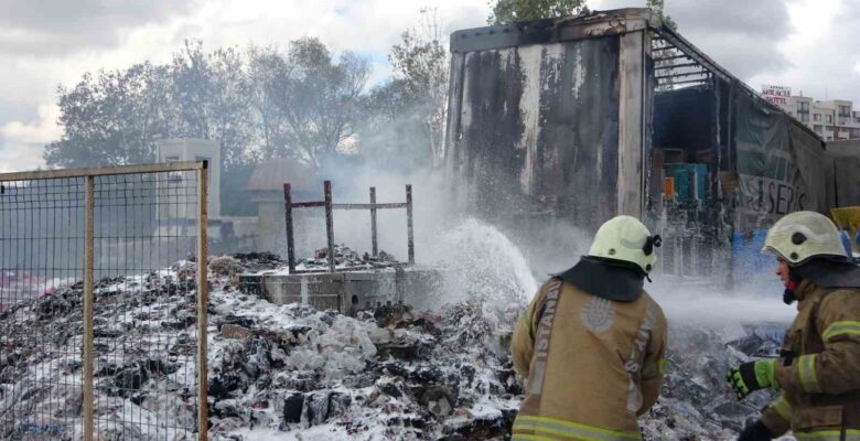 Pendik’te kaçak alkollerin muhafaza edildiği depoda yangın çıktı