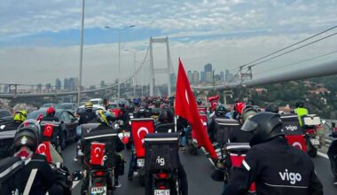 Yüzlerce moto kurye Cumhuriyet Bayramı’nı coşku ile kutladı