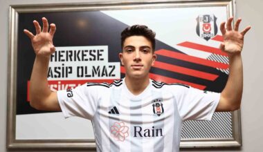 Beşiktaş, genç futbolcu Yakup Arda Kılıç ile 2026-2027 sezonu sonuna kadar profesyonel sözleşme imzalandığını açıkladı.