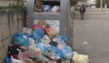 İzmir Çiğli’nin her köşe başı çöp yığını, kenti kötü koku sardı