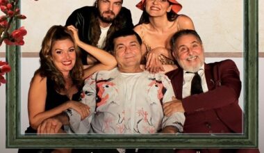 Ödüllü komedi oyunu “Çılgın Zamanlar” İzmir, Tekirdağ ve İstanbul’da