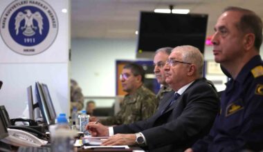 Bakan Güler, Irak ve Suriye’nin kuzeyindeki 29 hedefin imha edildiği hava harekatlarını sevk ve idare etti