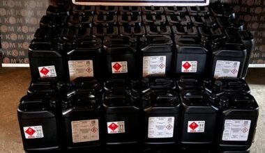 Edremit’te polisin aramasında 470 litre etil alkol ele geçirildi