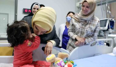 Emine Erdoğan’dan Gazzeli hasta çocuklara şefkat eli