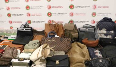 İstanbul Havalimanı’nda piyasa değeri 3 milyon 590 bin lira olan kaçak lüks eşyalar ele geçirildi