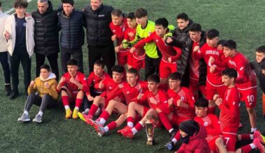 Sincan Belediyespor U-15 takımı profesyonel grupta şampiyon oldu