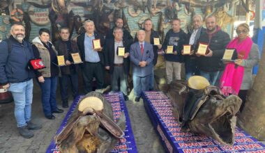 Türkiye Deniz Canlıları Müzesi’ne gazetecilerden 15 plaket birden verildi