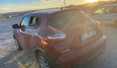 Ankara’da arabanın camını kırarak hırsızlık yapan şahıslar yakalandı