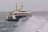 Bandırma ve Erdek’te feribot seferleri iptal edildi