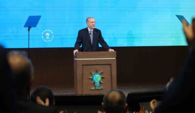 Cumhurbaşkanı Erdoğan: “AK Parti, her alanda olduğu gibi belediyecilikte de kendi kendiyle yarışmaktadır”