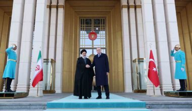 Cumhurbaşkanı Erdoğan, İran Cumhurbaşkanı Reisi’yi resmi törenle karşıladı