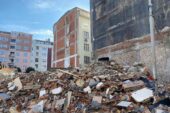 Güngören’de yıkım esnasında 2 bina hasar gördü