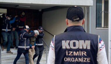 İzmir’deki operasyonda gözaltına alınan 4 FETÖ şüphelisi tutuklandı