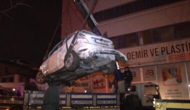 Sultanbeyli’de direksiyon hakimiyetini kaybeden araç sürücüsü ortalığı savaş alanına çevirdi: 1 yaralı