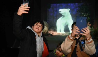 Ankara Büyükşehir Belediyesi, depremzede vatandaşları Dijital Hayvanat Bahçesi’nde ağırladı