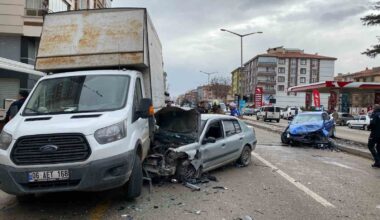 Ankara’da zincirleme trafik kazası: 5 yaralı