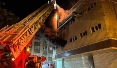 Avcılar’da tekstil imalathanesinde korkutan yangın: 4 katlı bina alev alev yandı
