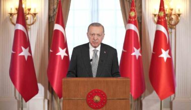 Cumhurbaşkanı Erdoğan: “Bayburtlu kardeşlerimize ahdı vefaları için teşekkür ediyorum”