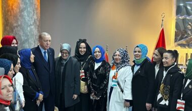 Cumhurbaşkanı Erdoğan kadınların fotoğraf isteğini kırmadı