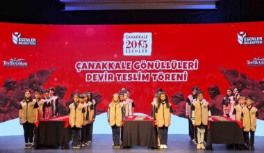 ‘Esenler’in 15’lileri Türk bayrağını düzenlenen törenle yeni arkadaşlarına devretti