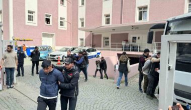 İzmir’deki nevruz kutlamasında ’terör propagandası’ yapan 36 kişi adliyede