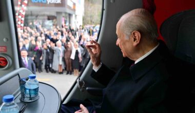 MHP Lideri Bahçeli, Cumhur İttifakı ABB Başkan Adayı Altınok ile Keçiören’de halkı selamladı