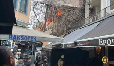 Ortaköy’de bulunan 2 katlı iş yeri alev alev yandı