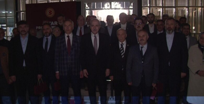 TBMM Başkanı Kurtulmuş, Kadıköy’de STK temsilcileriyle iftarda buluştu