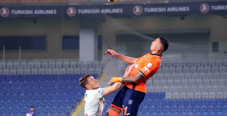 Trendyol Süper Lig: Başakşehir: 0 – Antalyaspor: 0 (İlk yarı)