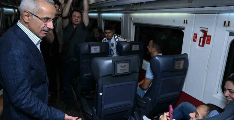 Ulaştırma ve Altyapı Bakanı Uraloğlu: “Emeklilerimize trenlerde yüzde 10 indirim uygulayacağız”
