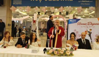 Üsküdar’da 17 Roman çift, toplu nikah töreniyle dünya evine girdi