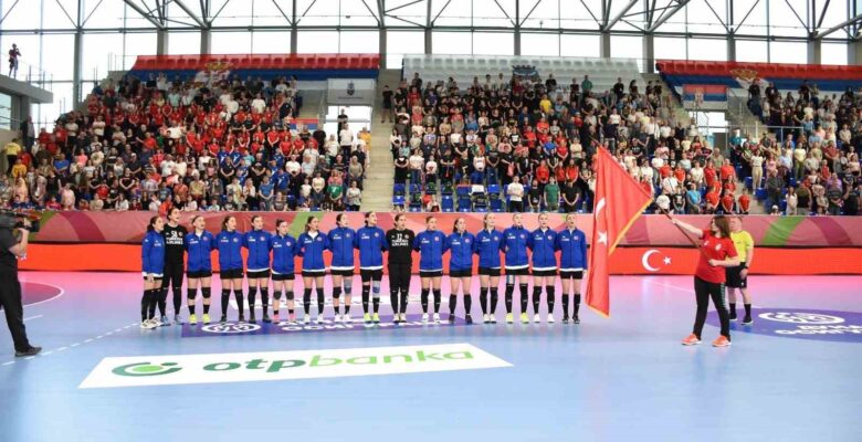 A Milli Kadın Hentbol Takımı, ilk kez Avrupa Şampiyonası’nda