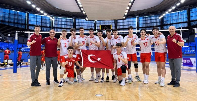 Bakan Bak’tan TVF Spor Lisesi Erkek Voleybol Takımı için tebrik mesajı