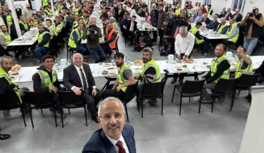 Bakan Uraloğlu, Esenboğa Havalimanının yeni pist inşaatında işçiler ile iftar açtı