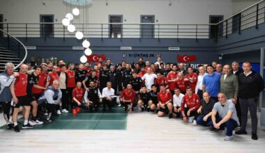 Beşiktaş teknik heyeti ve futbolcular, bayramlaşma töreninde buluştu