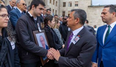 CHP lideri Özel, eski Milletvekili Şeyhmus Bahçeci’nin cenazesine katıldı