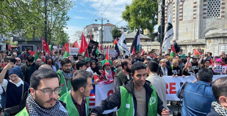 Fatih’te binlerce kişi Filistin’e destek için yürüdü